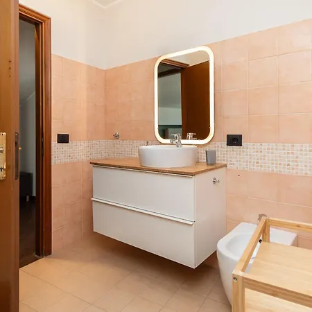 Art בית הארחה 4*