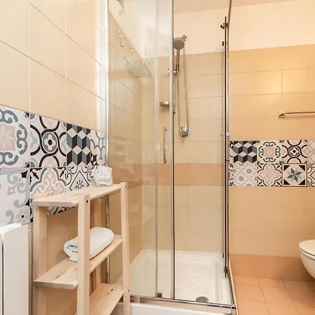 בית הארחה Art 4*